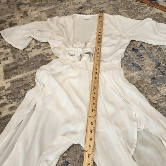 Skylar + Madison Frankie White Front Tie Jumpsuit. Split front.  Womens medium. - Picture 15 of 16